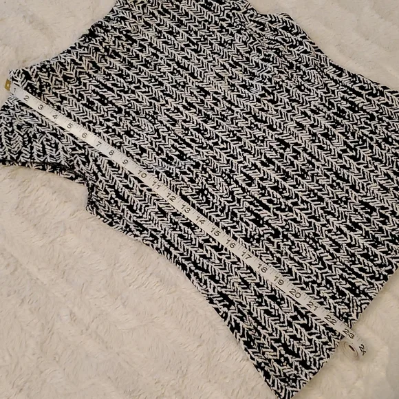 New York & Company cap sleeve sweater - Picture 4 of 8